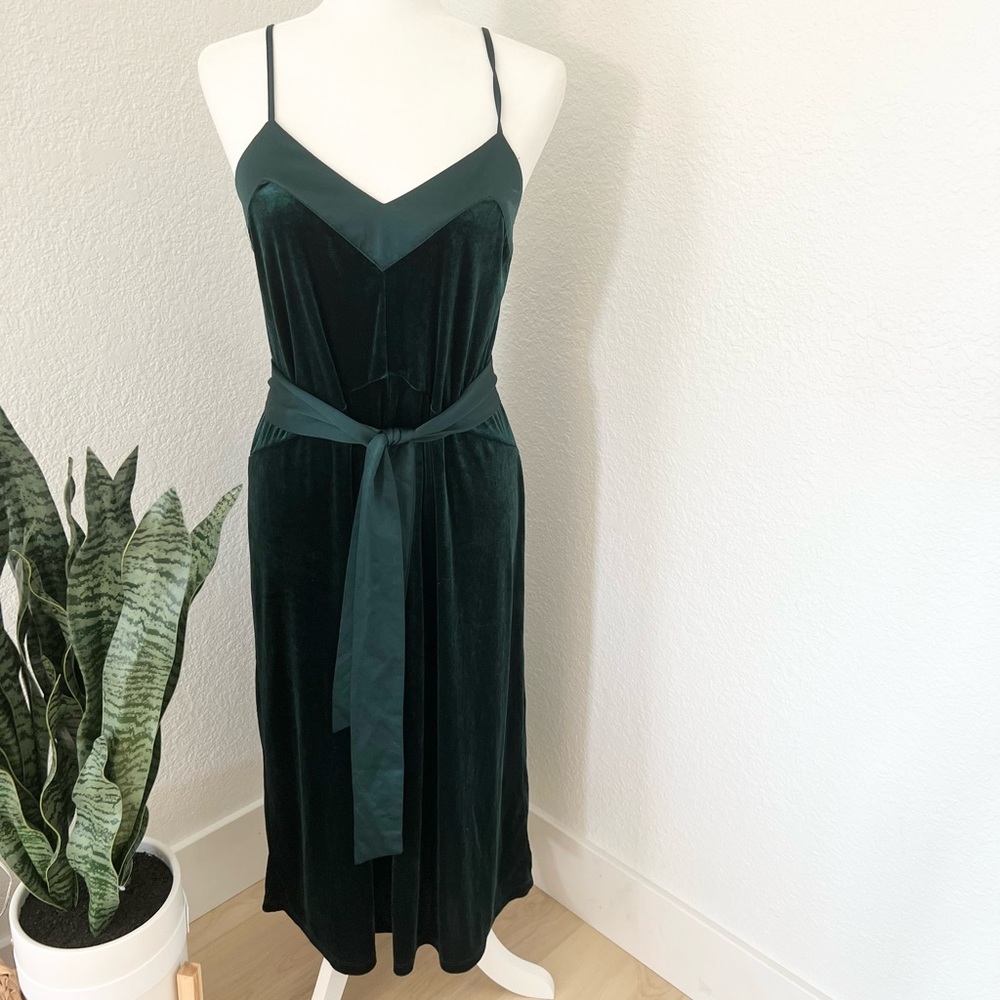 A NEW DAY green velvet dress